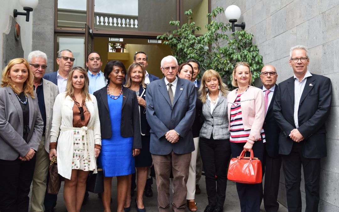 La Obra Social recibe la visita del Cuerpo Consular de Las Palmas