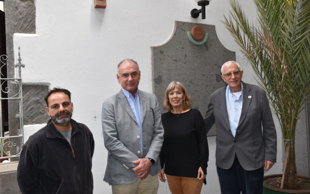Visita del Director Provincial de Martínez Cano
